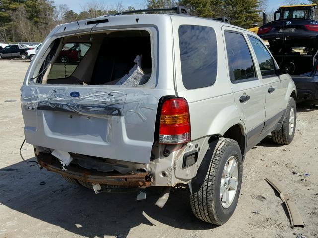 1FMYU93175KE22175 - 2005 FORD ESCAPE XLT GRAY photo 4