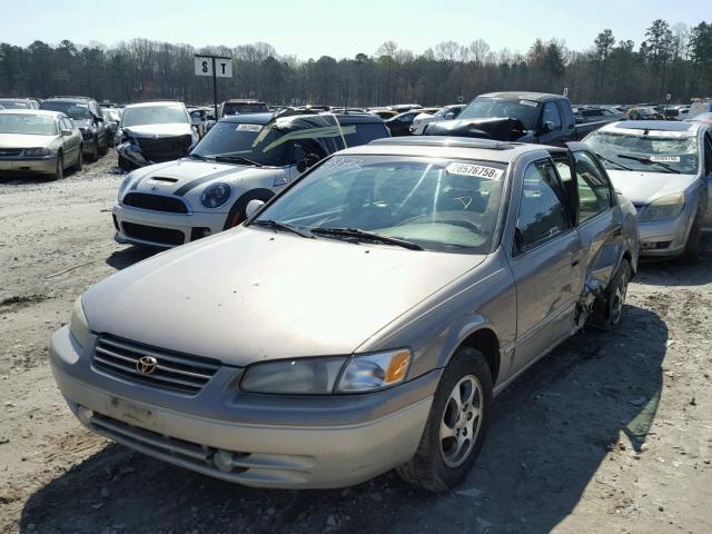 4T1BG22K1XU448972 - 1999 TOYOTA CAMRY CE GOLD photo 2