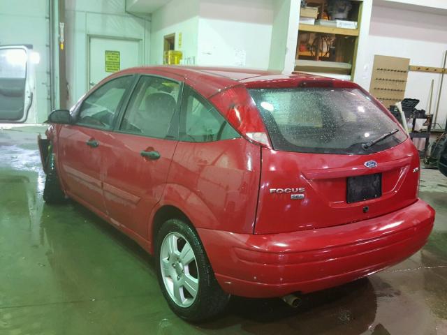 3FAFP37N95R116965 - 2005 FORD FOCUS ZX5 RED photo 3