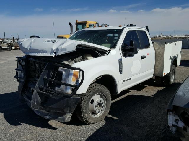 1FT8X3DT1HEE04282 - 2017 FORD F350 SUPER WHITE photo 2