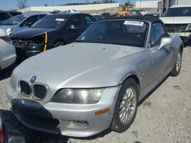 4USCH3346YLF43298 - 2000 BMW Z3 2.8 SILVER photo 2