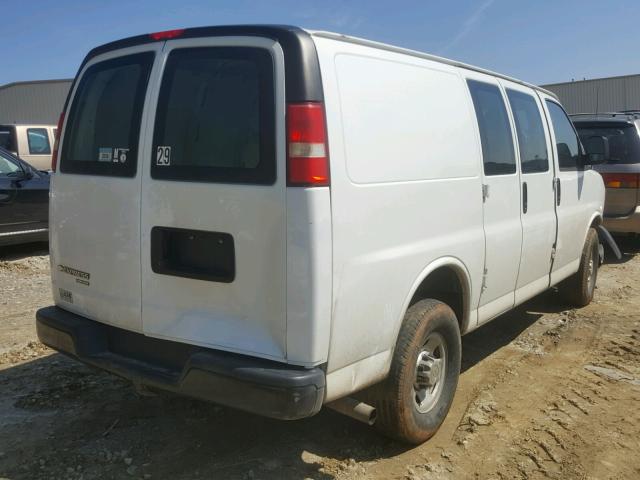 1GCWGFCA6D1114839 - 2013 CHEVROLET EXPRESS G2 WHITE photo 4