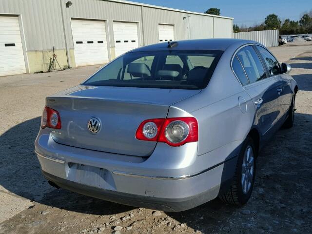 WVWEK93C06P014443 - 2006 VOLKSWAGEN PASSAT 2.0 SILVER photo 4