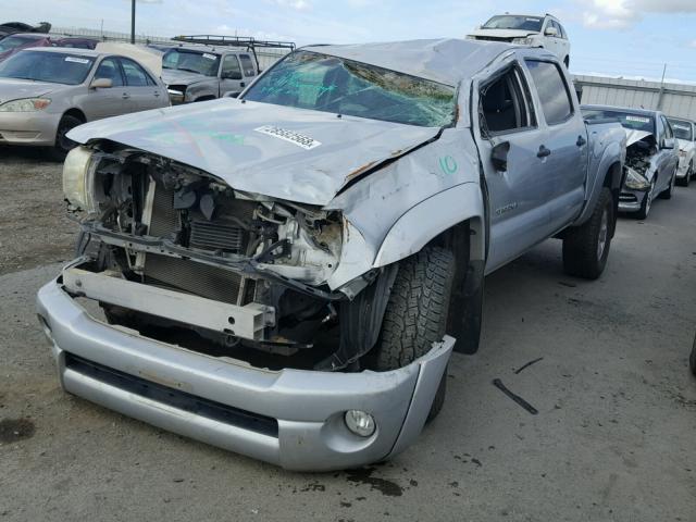 3TMJU62N78M069166 - 2008 TOYOTA TACOMA DOU SILVER photo 2