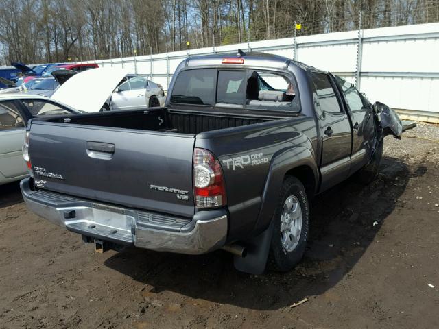 5TFJU4GN3FX065927 - 2015 TOYOTA TACOMA DOU GRAY photo 4