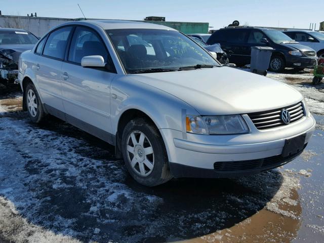 WVWMD23B5YE181285 - 2000 VOLKSWAGEN PASSAT GLS SILVER photo 1