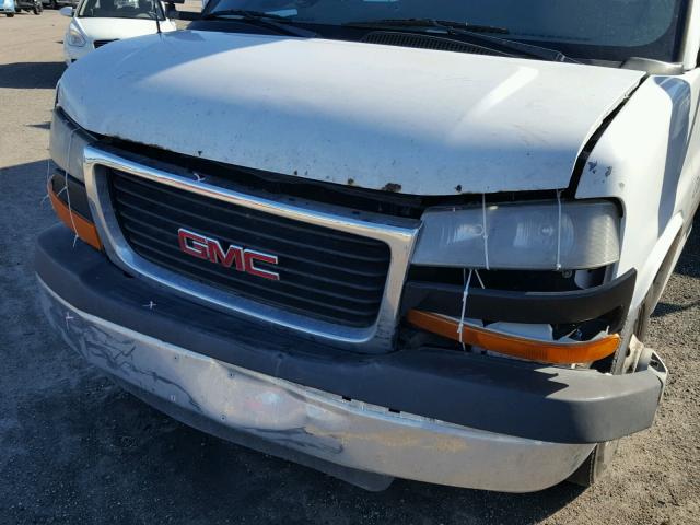 1GDJG31U471240624 - 2007 GMC SAVANA CUT WHITE photo 9