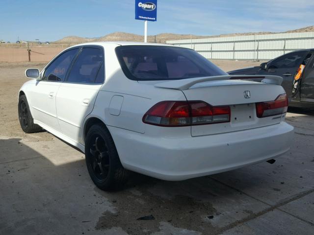 JHMCG566X2C010679 - 2002 HONDA ACCORD EX WHITE photo 3