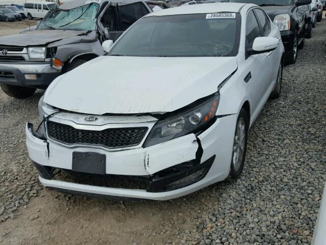 5XXGM4A73DG199569 - 2013 KIA OPTIMA LX WHITE photo 2