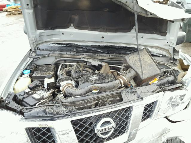 1N6AD0EV5HN746033 - 2017 NISSAN FRONTIER S SILVER photo 7