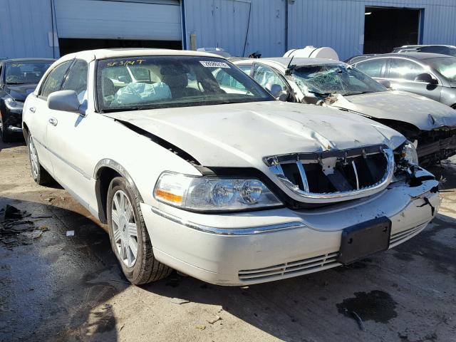 1LNHM83W14Y655793 - 2004 LINCOLN TOWN CAR U WHITE photo 1