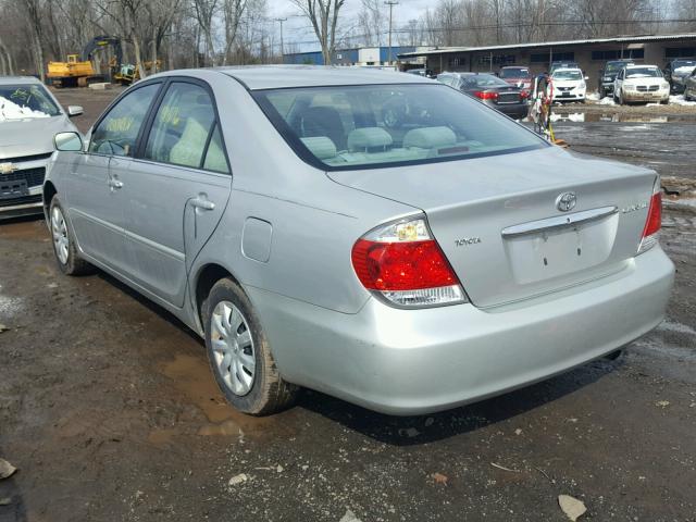 4T1BE32K35U399248 - 2005 TOYOTA CAMRY LE SILVER photo 3