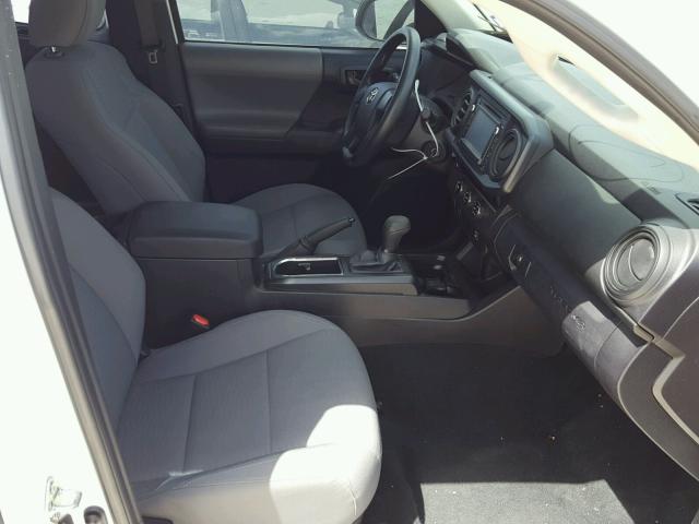 5TFRX5GN4GX054579 - 2016 TOYOTA TACOMA ACC WHITE photo 5