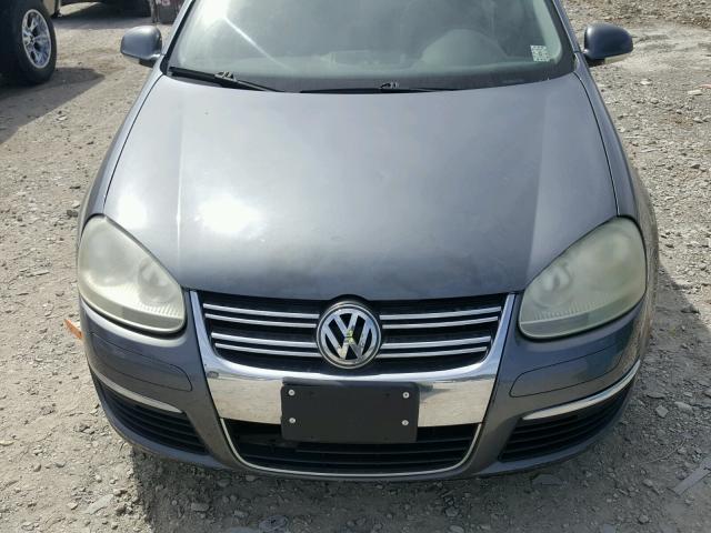 3VWRF71K95M615307 - 2005 VOLKSWAGEN NEW JETTA GRAY photo 7