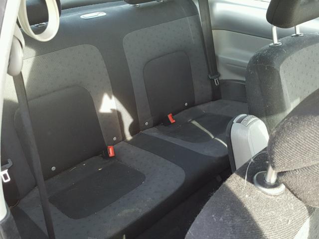 3VWCP21C01M466584 - 2001 VOLKSWAGEN NEW BEETLE 银色 照片 6