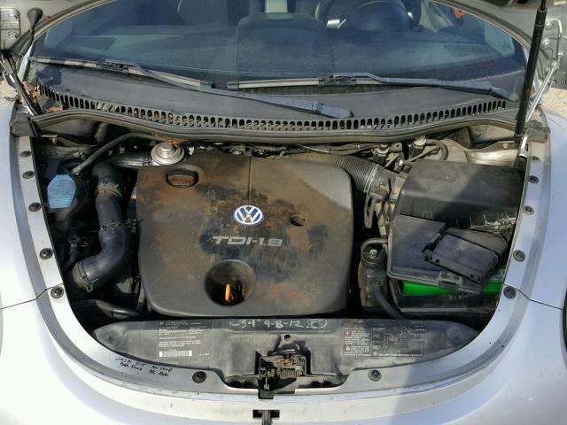 3VWCP21C01M466584 - 2001 VOLKSWAGEN NEW BEETLE 银色 照片 7