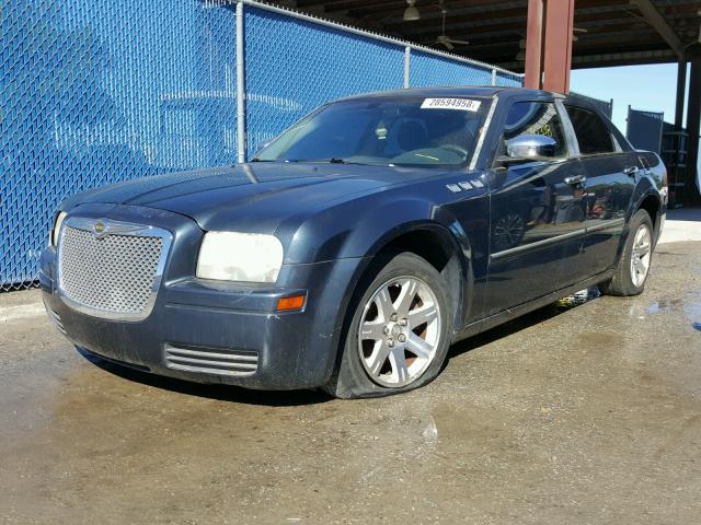 2C3KA43R47H710956 - 2007 CHRYSLER 300 GRAY photo 2