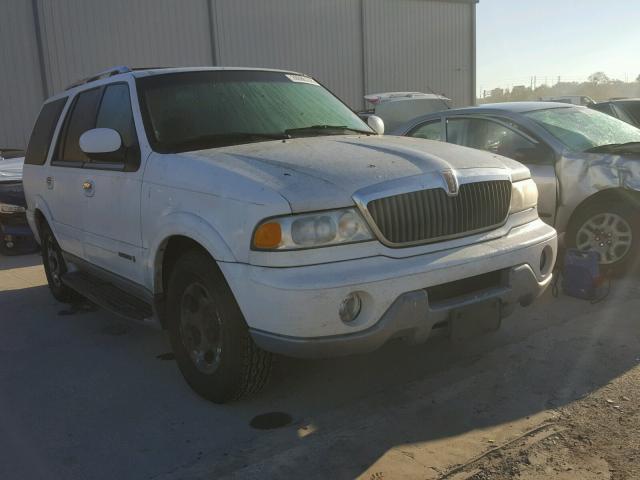 5LMRU27A9YLJ15012 - 2000 LINCOLN NAVIGATOR WHITE photo 1