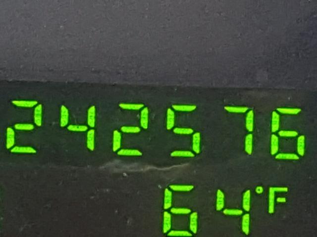 1FMDU73E22ZA67862 - 2002 FORD EXPLORER X RED photo 8