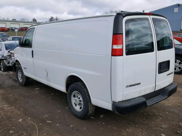 1GCGG25UX51220345 - 2005 CHEVROLET EXPRESS G2 WHITE photo 3