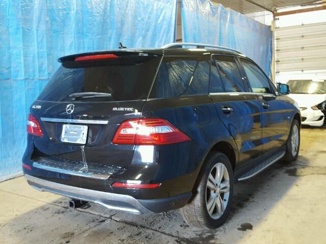 4JGDA2EB3CA052589 - 2012 MERCEDES-BENZ ML 350 BLU BLACK photo 4