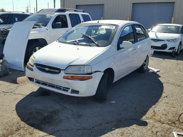 KL1TD56626B523048 - 2006 CHEVROLET AVEO BASE WHITE photo 2