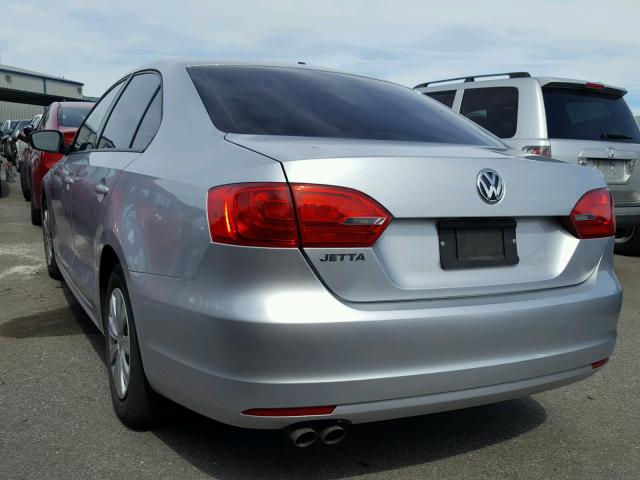 3VW2K7AJ9DM309940 - 2013 VOLKSWAGEN JETTA BASE ვერცხლისფერი ფოტო 3