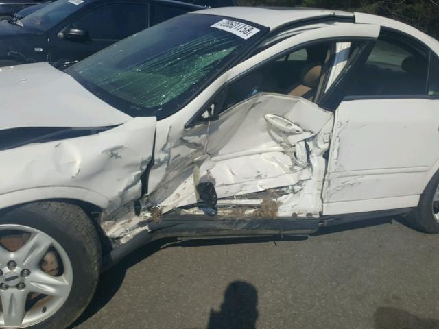 1LNHM87A5YY826632 - 2000 LINCOLN LS WHITE photo 9