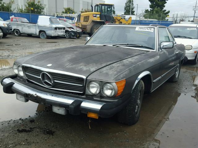 WDBBA45A3DB026793 - 1983 MERCEDES-BENZ 380 SL BROWN photo 2