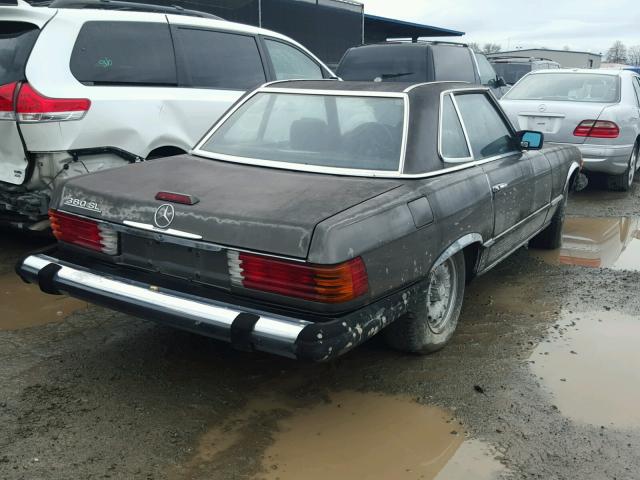 WDBBA45A3DB026793 - 1983 MERCEDES-BENZ 380 SL BROWN photo 4