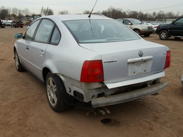 WVWBH63B41P012257 - 2001 VOLKSWAGEN PASSAT GLX 银色 照片 3