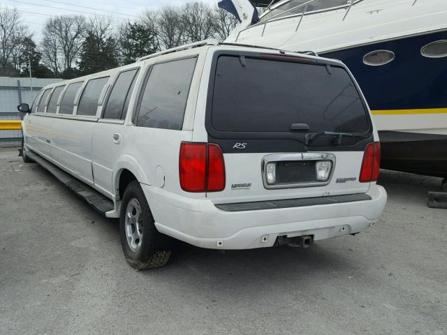 5LMEU27A4YLJ37272 - 2000 LINCOLN NAVIGATOR WHITE photo 3