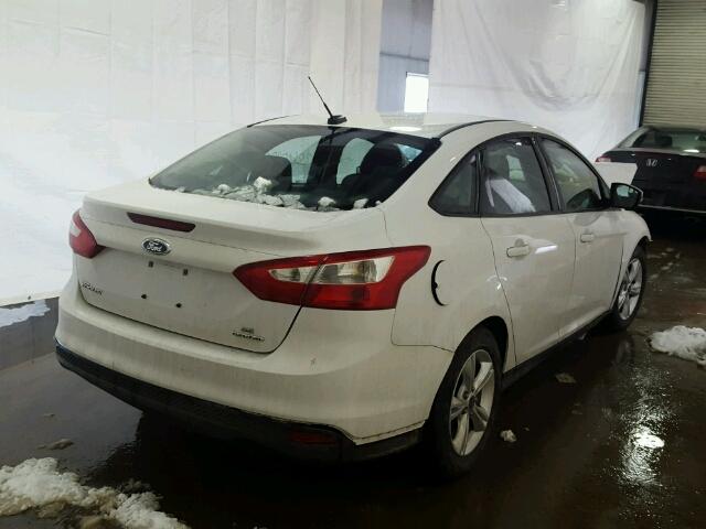 1FADP3F28EL329628 - 2014 FORD FOCUS SE WHITE photo 4