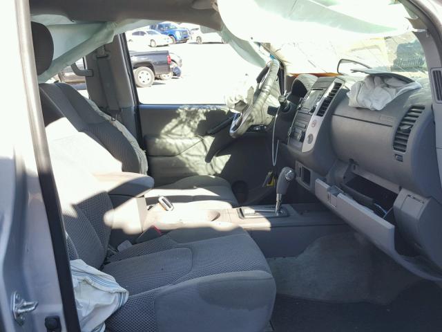 1N6AD0ER4HN747984 - 2017 NISSAN FRONTIER S SILVER photo 5