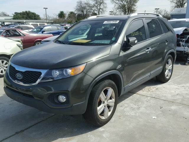 5XYKU3A64DG329530 - 2013 KIA SORENTO EX GREEN photo 2