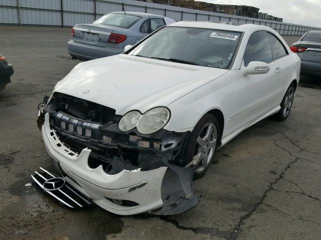 WDBTJ75J46F168152 - 2006 MERCEDES-BENZ CLK 500 WHITE photo 2