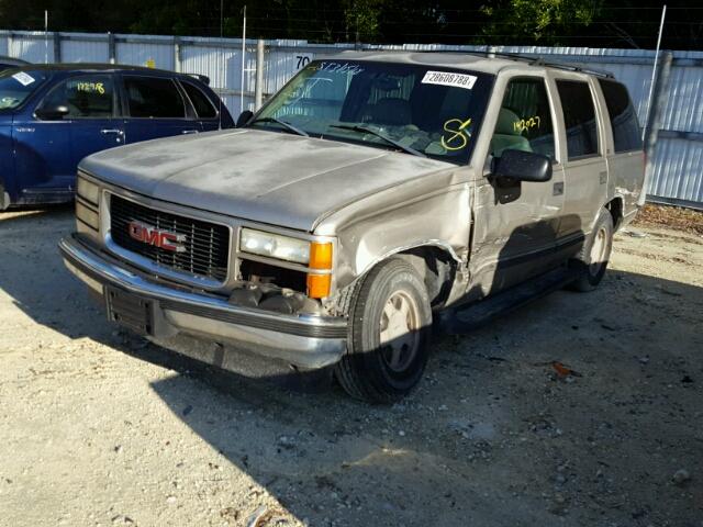 1GKEC13R3WJ734622 - 1998 GMC YUKON GOLD photo 2