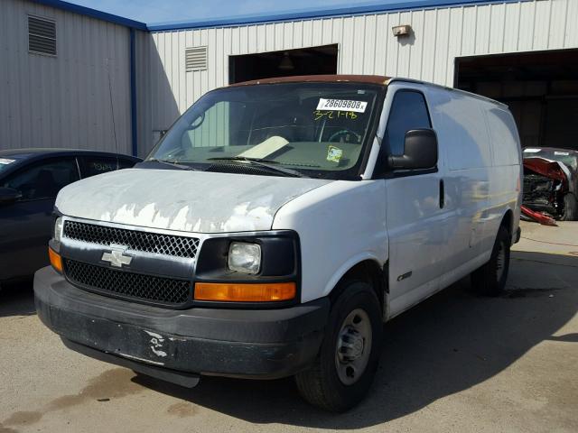 1GCGG25V461185618 - 2006 CHEVROLET EXPRESS G2 WHITE photo 2