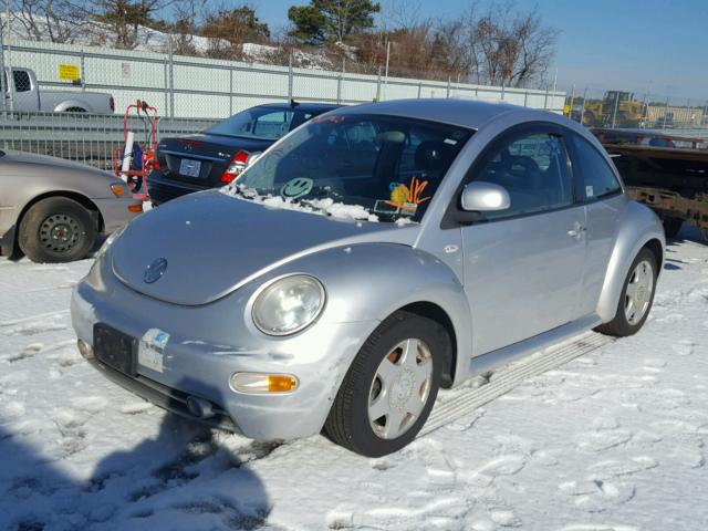 3VWCC21C1YM425919 - 2000 VOLKSWAGEN NEW BEETLE ნაცრისფერი ფოტო 2