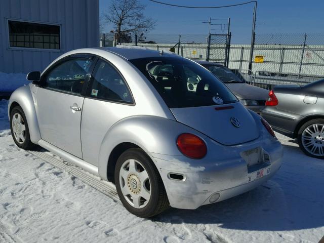 3VWCC21C1YM425919 - 2000 VOLKSWAGEN NEW BEETLE ნაცრისფერი ფოტო 3