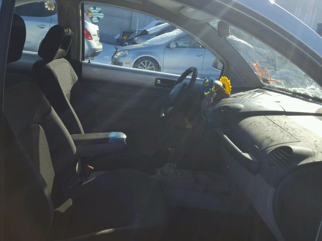 3VWCC21C1YM425919 - 2000 VOLKSWAGEN NEW BEETLE ნაცრისფერი ფოტო 5