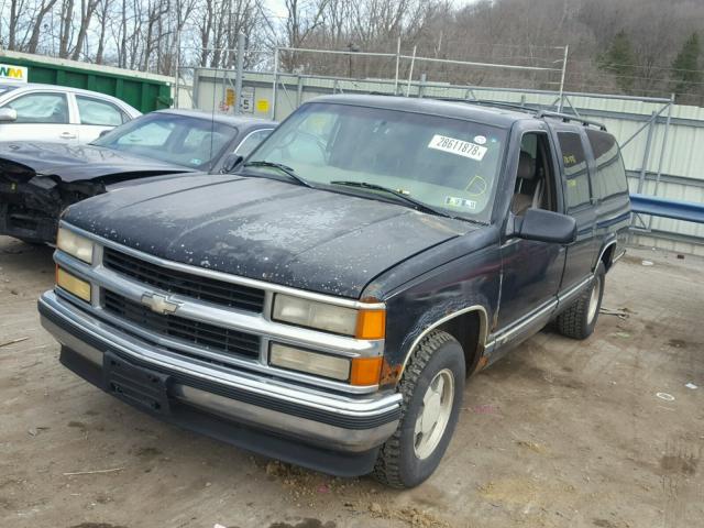 3GNEC16R4XG137772 - 1999 CHEVROLET SUBURBAN C BLACK photo 2