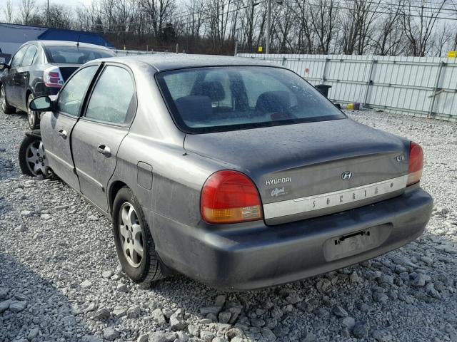 KMHWF35V11A365972 - 2001 HYUNDAI SONATA GLS GRAY photo 3