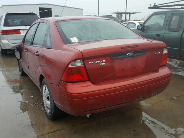 1FAFP34N75W245305 - 2005 FORD FOCUS ZX4 RED photo 3