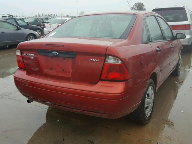 1FAFP34N75W245305 - 2005 FORD FOCUS ZX4 RED photo 4