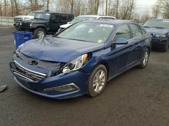 5NPE24AF2FH015671 - 2015 HYUNDAI SONATA SE BLUE photo 2