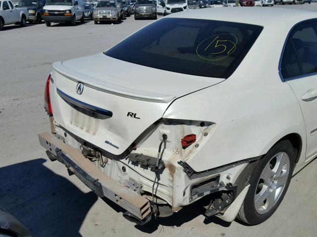 JH4KB16608C001629 - 2008 ACURA RL WHITE photo 9