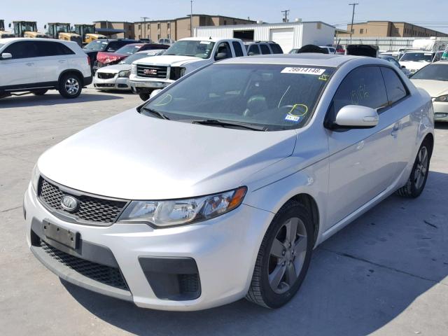 KNAFU6A20A5272499 - 2010 KIA FORTE EX SILVER photo 2