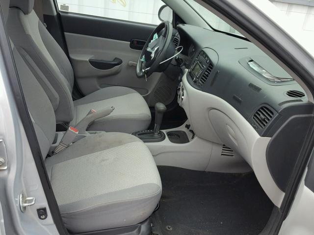 KMHCN46C89U296877 - 2009 HYUNDAI ACCENT GLS SILVER photo 5