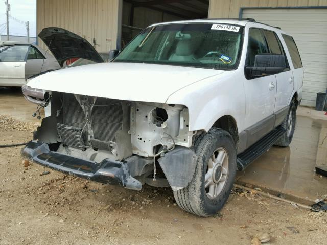 1FMRU15W93LA96093 - 2003 FORD EXPEDITION WHITE photo 2